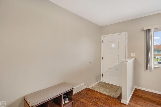 20530 Broadacres Street, Clinton Township, MI 48035