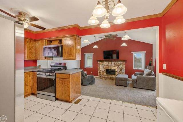 20530 Broadacres Street, Clinton Township, MI 48035