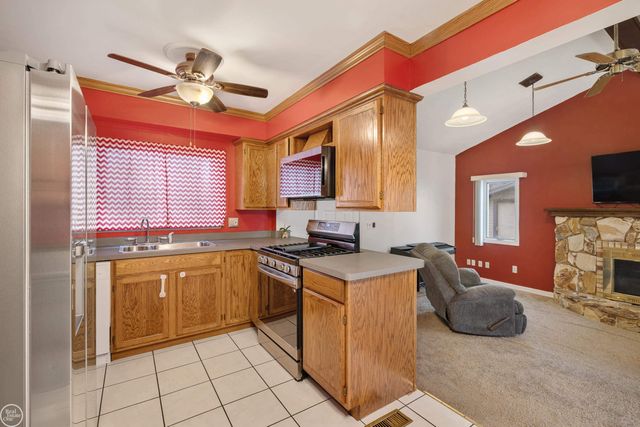 20530 Broadacres Street, Clinton Township, MI 48035