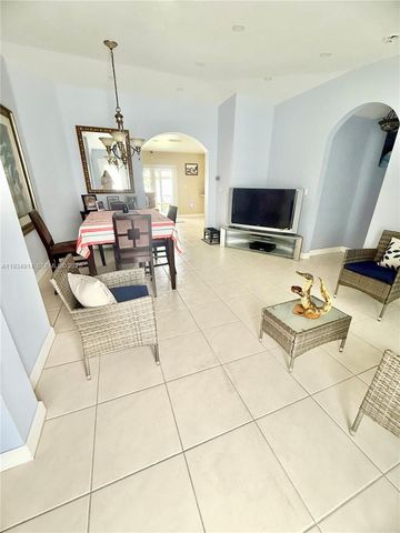 13267 SW 277th Ter, Homestead, FL 33032