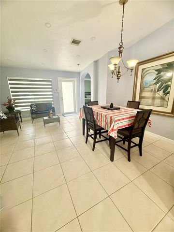 13267 SW 277th Ter, Homestead, FL 33032