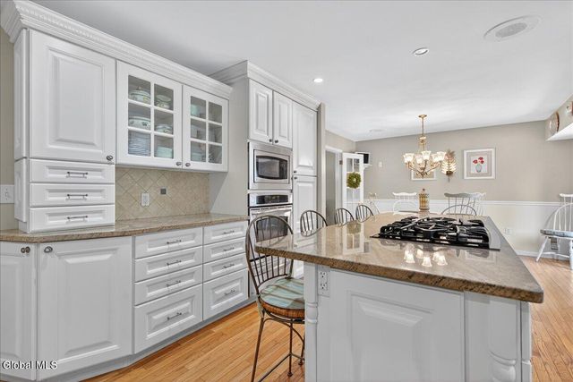 9 Sky Hollow Drive, Menands, NY 12204