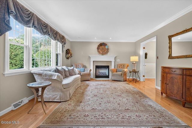 9 Sky Hollow Drive, Menands, NY 12204