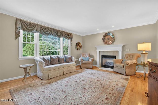 9 Sky Hollow Drive, Menands, NY 12204