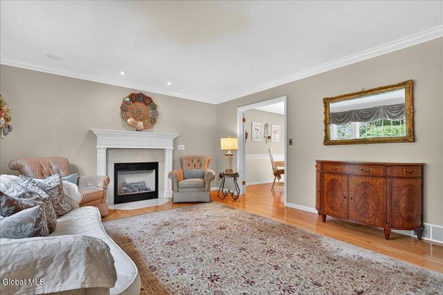 9 Sky Hollow Drive, Menands, NY 12204