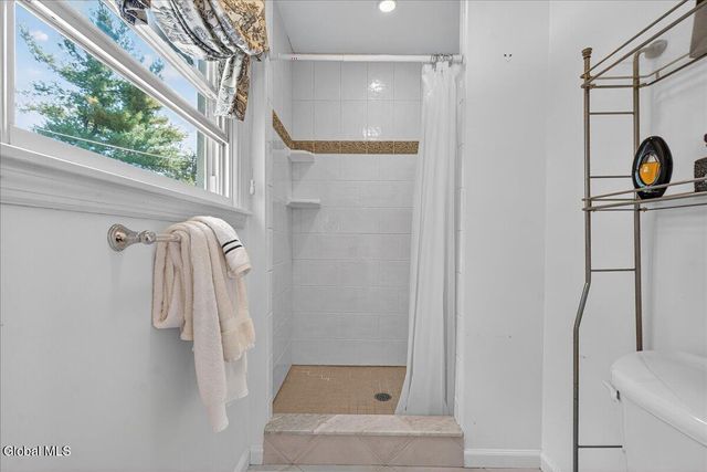 9 Sky Hollow Drive, Menands, NY 12204