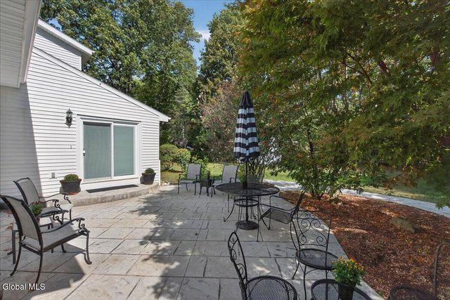 9 Sky Hollow Drive, Menands, NY 12204