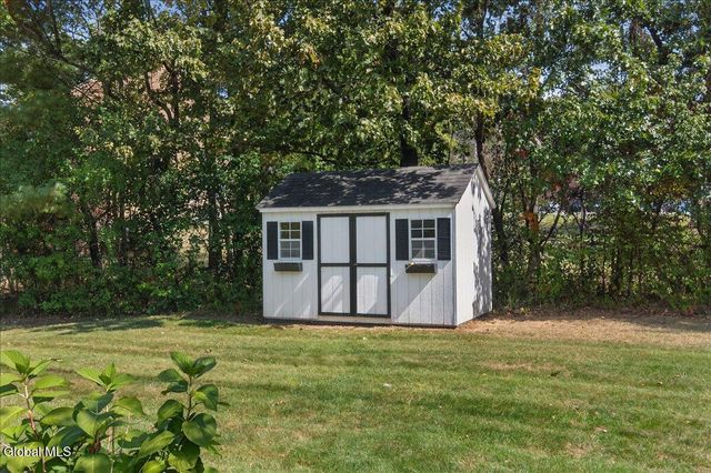 9 Sky Hollow Drive, Menands, NY 12204