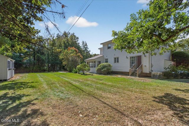 9 Sky Hollow Drive, Menands, NY 12204