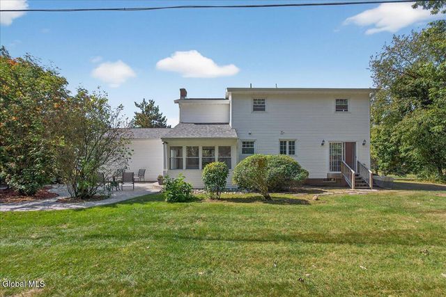 9 Sky Hollow Drive, Menands, NY 12204