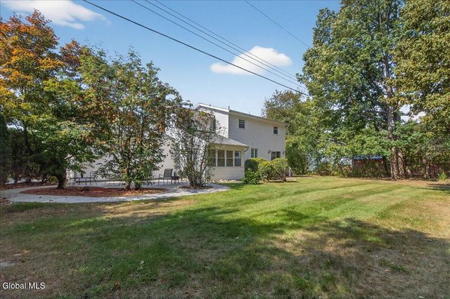 9 Sky Hollow Drive, Menands, NY 12204