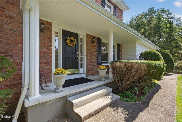 9 Sky Hollow Drive, Menands, NY 12204