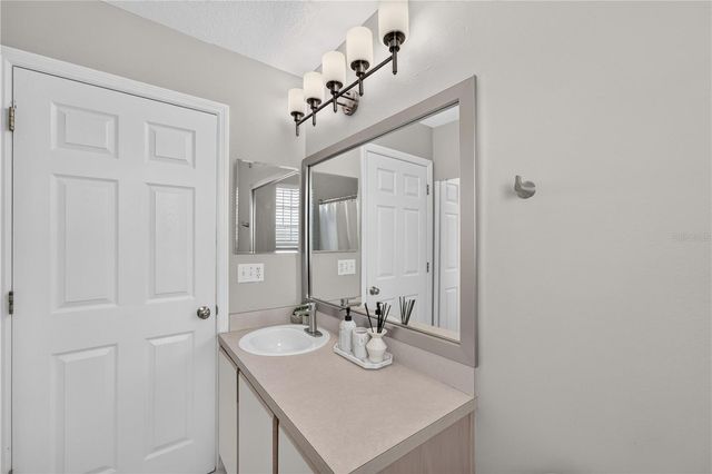 706 LOCKBREEZE DRIVE, Davenport, FL 33897