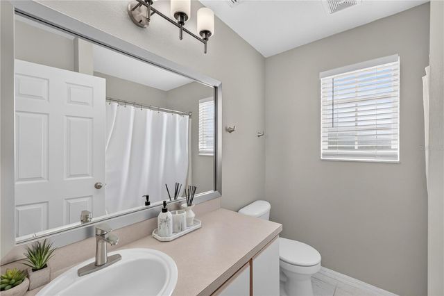 706 LOCKBREEZE DRIVE, Davenport, FL 33897