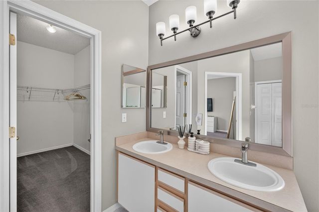 706 LOCKBREEZE DRIVE, Davenport, FL 33897