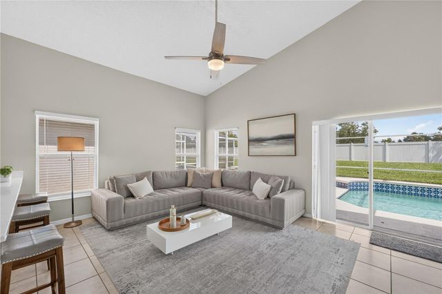 706 LOCKBREEZE DRIVE, Davenport, FL 33897