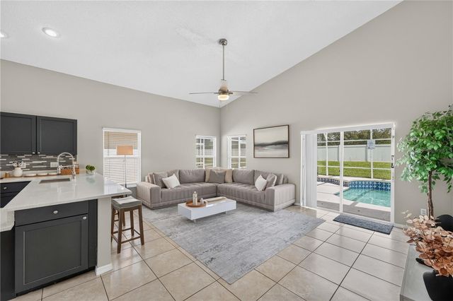 706 LOCKBREEZE DRIVE, Davenport, FL 33897