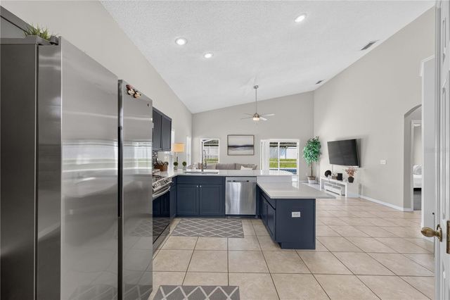 706 LOCKBREEZE DRIVE, Davenport, FL 33897