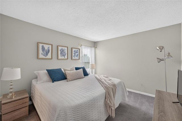 706 LOCKBREEZE DRIVE, Davenport, FL 33897