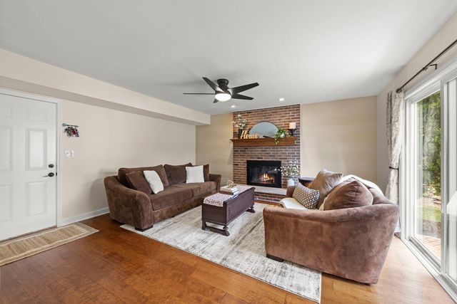 1608 Lois Ann Lane, Naperville, IL 60563