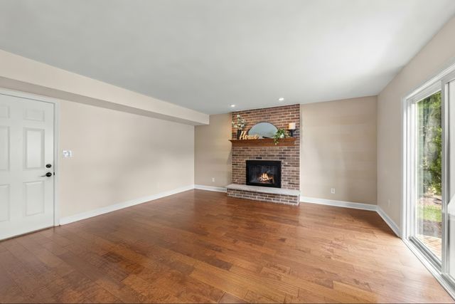 1608 Lois Ann Lane, Naperville, IL 60563