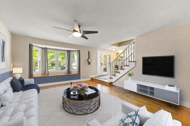 1608 Lois Ann Lane, Naperville, IL 60563