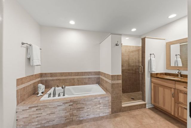 1608 Lois Ann Lane, Naperville, IL 60563