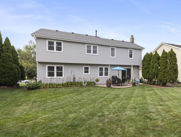 1608 Lois Ann Lane, Naperville, IL 60563