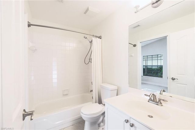 5442 Whitten DR, Naples, FL 34104