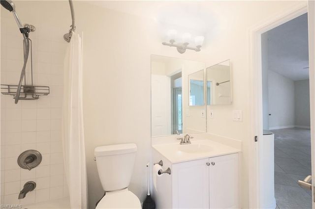 5442 Whitten DR, Naples, FL 34104