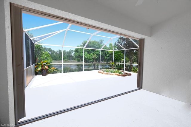 5442 Whitten DR, Naples, FL 34104