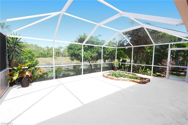 5442 Whitten DR, Naples, FL 34104