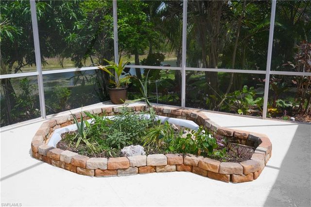 5442 Whitten DR, Naples, FL 34104