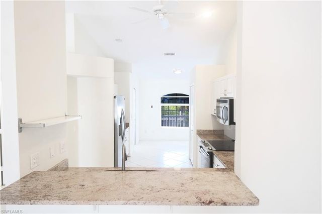 5442 Whitten DR, Naples, FL 34104