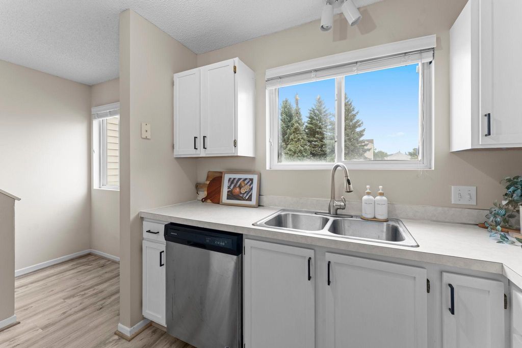 13092 Murdock Terrace, Eden Prairie, MN 55347 — photo 2