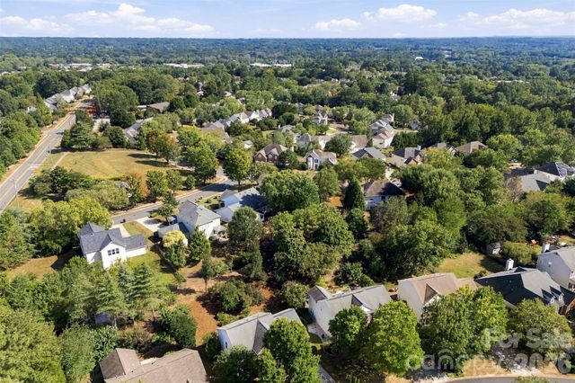8709 Ellington Park Drive, Charlotte, NC 28277