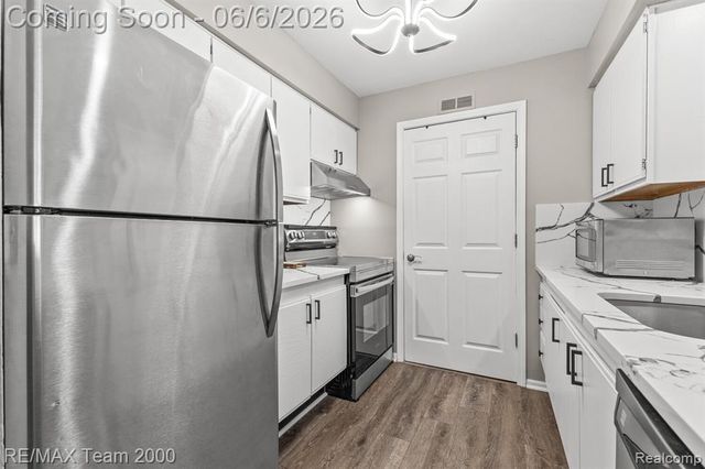 37522 Jefferson Avenue 102, Harrison Twp, MI 48045