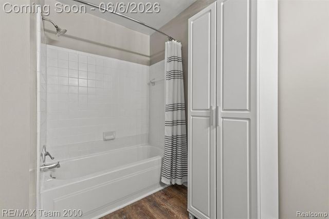 37522 Jefferson Avenue 102, Harrison Twp, MI 48045