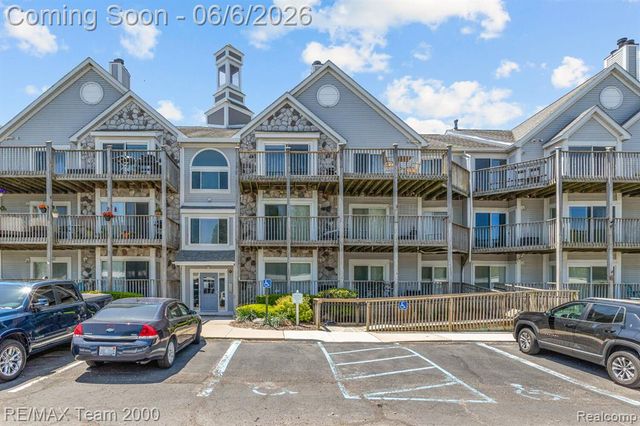 37522 Jefferson Avenue 102, Harrison Twp, MI 48045