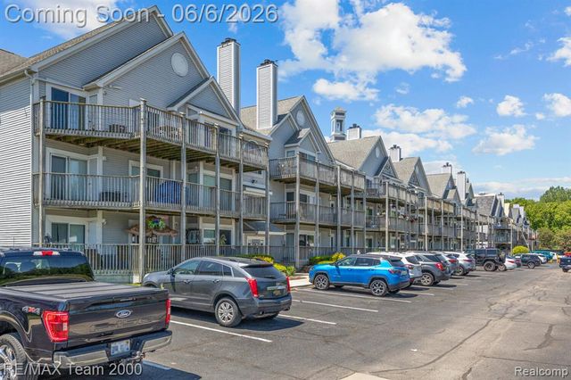 37522 Jefferson Avenue 102, Harrison Twp, MI 48045