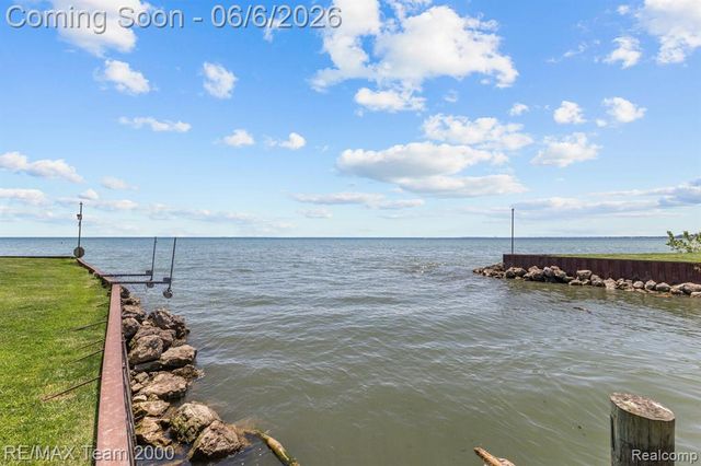 37522 Jefferson Avenue 102, Harrison Twp, MI 48045