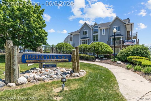 37522 Jefferson Avenue 102, Harrison Twp, MI 48045
