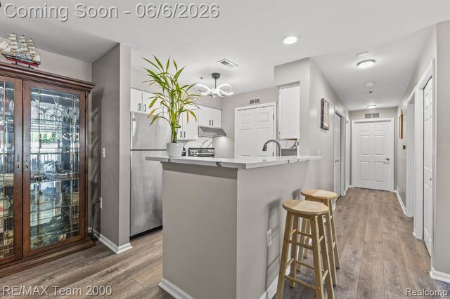 37522 Jefferson Avenue 102, Harrison Twp, MI 48045