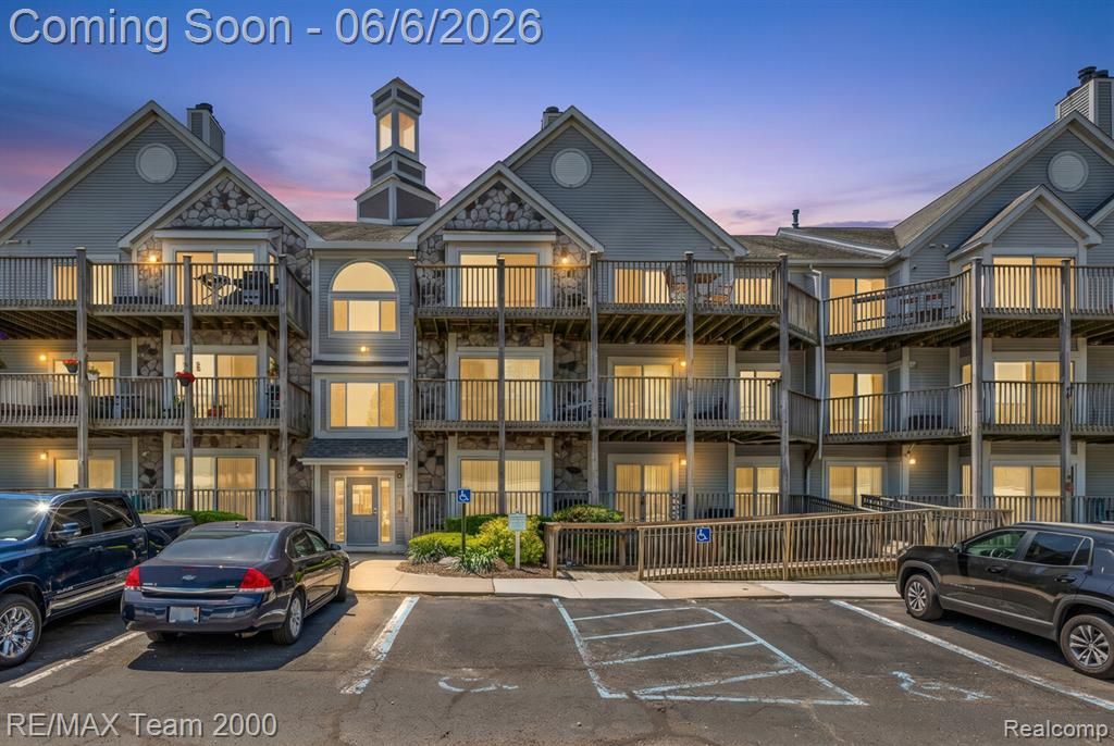 37522 Jefferson Avenue 102, Harrison Twp, MI 48045