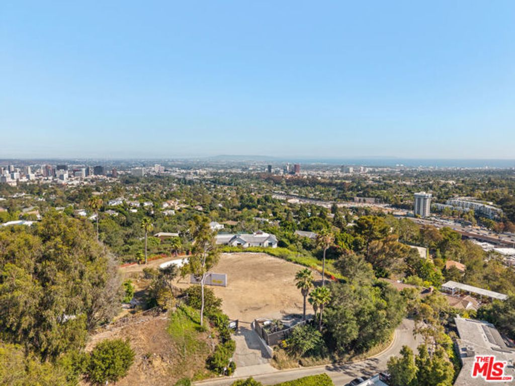 780 Linda Flora Drive, Los Angeles, CA 90049