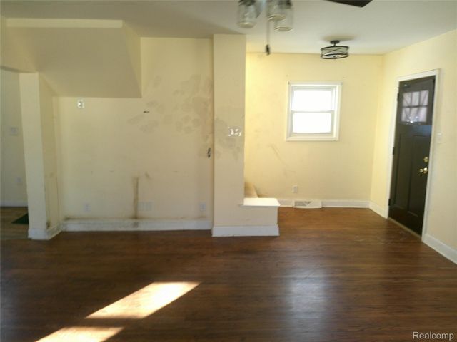 912 Huron Street, Flint, MI 48507