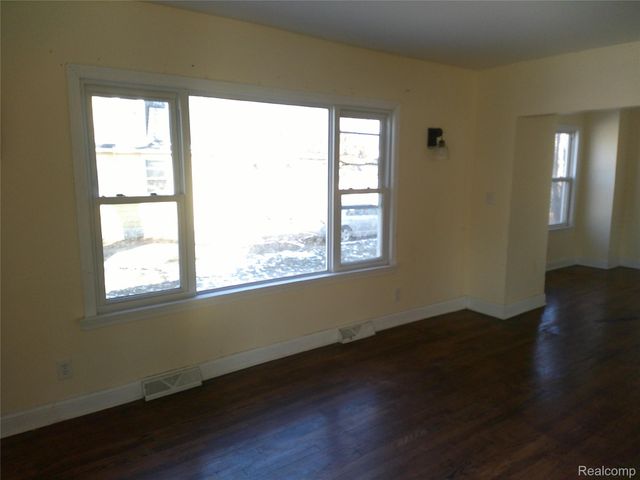 912 Huron Street, Flint, MI 48507