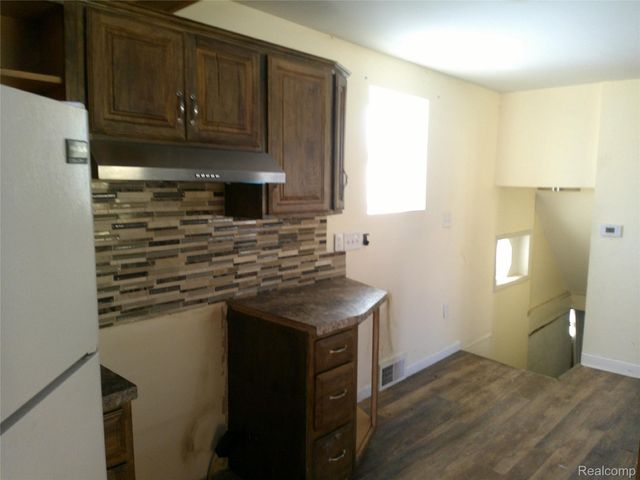 912 Huron Street, Flint, MI 48507