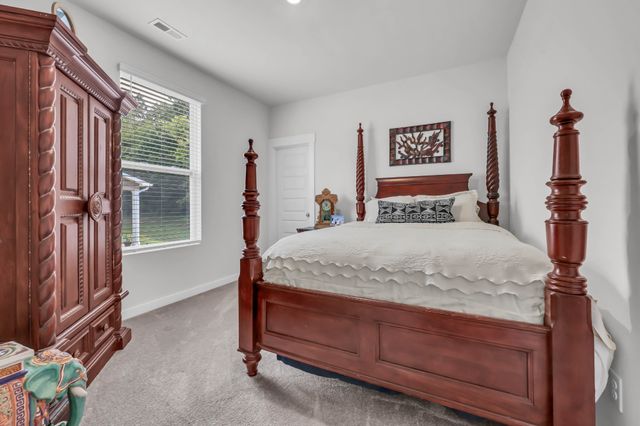 1047 ROSS FARMS BLVD, Clarksville, TN 37043