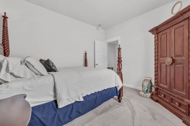 1047 ROSS FARMS BLVD, Clarksville, TN 37043